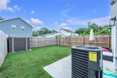 Exterior - 714 Ridgeway Ave, Hampton, VA 23661 photo 4 of 5