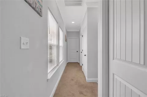 Entry Way - 714 Ridgeway Ave, Hampton, VA 23661 photo 7 of 7