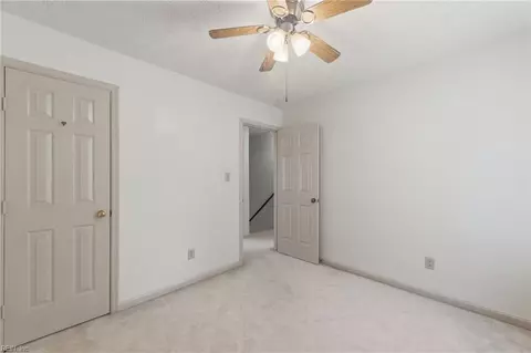 Bedroom - 27 Bonney Ln, Hampton, VA 23669 photo 4 of 10