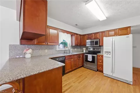 Kitchen - 27 Bonney Ln, Hampton, VA 23669 photo 1 of 2
