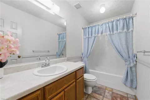 Bath - 27 Bonney Ln, Hampton, VA 23669 photo 1 of 4