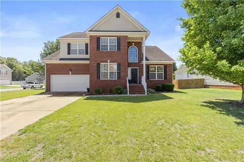 513 Telfyan Dr, Chesapeake, VA 23320