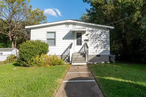 42 Fulton St, Hampton, VA 23663