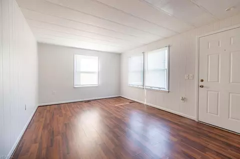 Living - 42 Fulton St, Hampton, VA 23663 photo 1 of 2