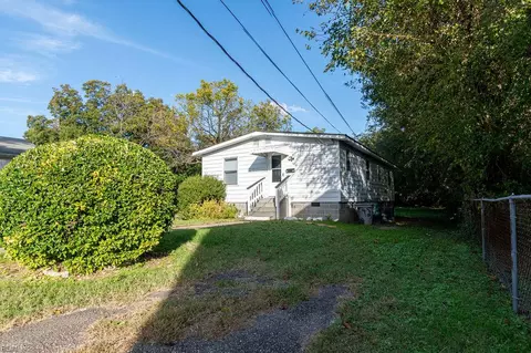 Exterior - 42 Fulton St, Hampton, VA 23663 photo 2 of 4