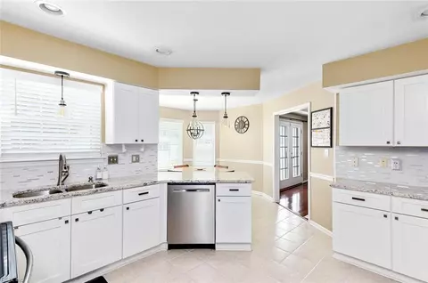 Kitchen - 4 Mullins Ct, Hampton, VA 23666 photo 1 of 8