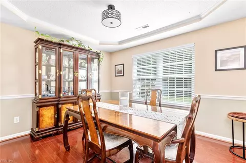 Dining - 4 Mullins Ct, Hampton, VA 23666 photo 2 of 4