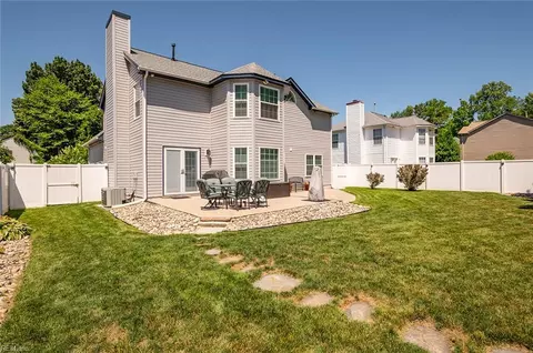 Exterior - 4 Mullins Ct, Hampton, VA 23666 photo 4 of 7