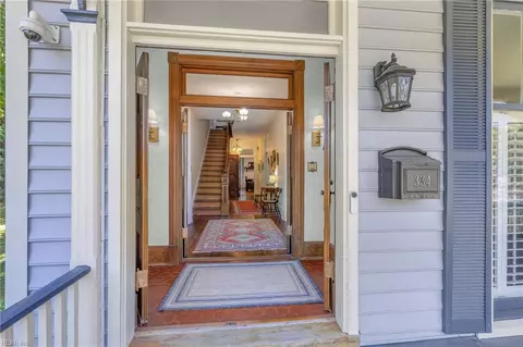 Entry Way - 334 E Pembroke Ave, Hampton, VA 23669 photo 2 of 4