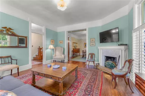 Living - 334 E Pembroke Ave, Hampton, VA 23669 photo 3 of 4