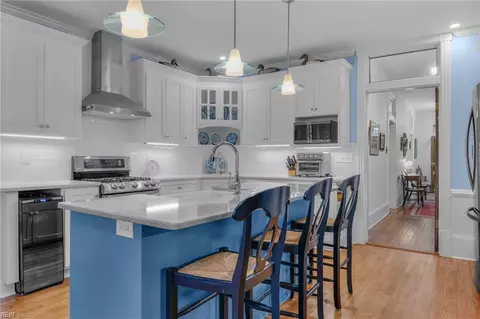 Kitchen - 334 E Pembroke Ave, Hampton, VA 23669 photo 7 of 9