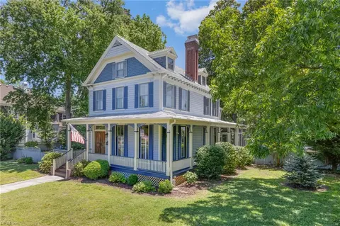 Exterior - 334 E Pembroke Ave, Hampton, VA 23669 photo 1 of 10