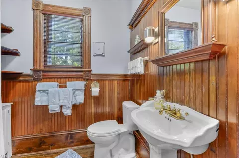 Bath - 334 E Pembroke Ave, Hampton, VA 23669 photo 1 of 4