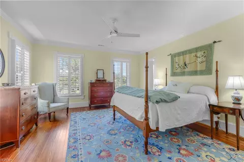 Bedroom - 334 E Pembroke Ave, Hampton, VA 23669 photo 1 of 3