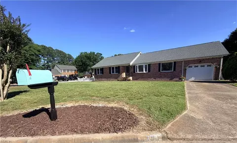 5304 Gale Dr, Virginia Beach, VA 23464