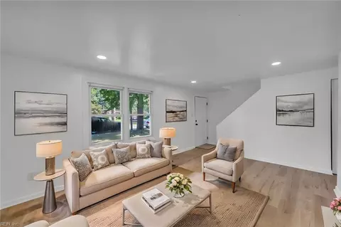 Living - 2319 Andrews Blvd, Hampton, VA 23663 photo 1 of 2