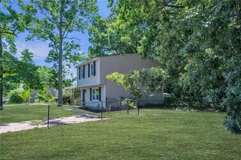 Exterior - 2319 Andrews Blvd, Hampton, VA 23663 photo 2 of 3