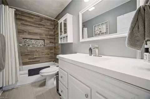 Bath - 439 Walnut St, Hampton, VA 23669 photo 2 of 2