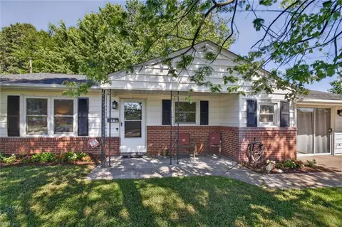 Exterior - 657 Declaration Rd, Virginia Beach, VA 23462 photo 3 of 6