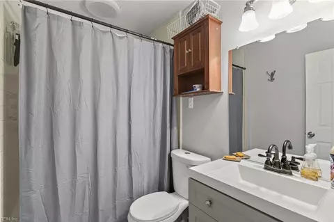 Bath - 657 Declaration Rd, Virginia Beach, VA 23462 photo 2 of 2