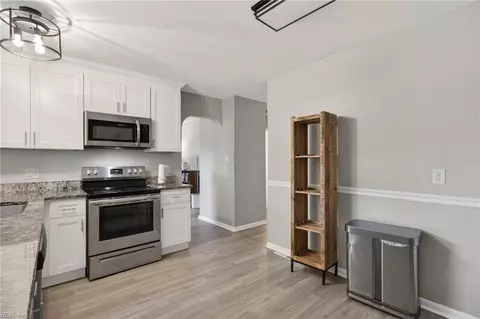 Entry Way - 657 Declaration Rd, Virginia Beach, VA 23462 photo 1 of 1