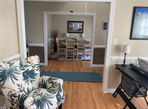 Entry Way - 16 Al St, Hampton, VA 23664 photo 2 of 4