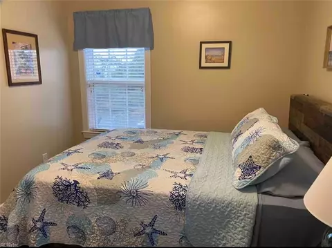 Bedroom - 16 Al St, Hampton, VA 23664 photo 4 of 8