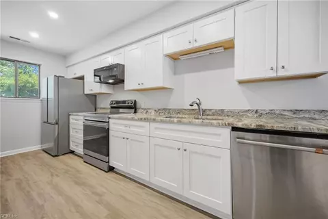 3200 Lynnhaven Dr #202, Virginia Beach, VA 23451