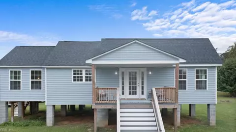 10104 Smiley Rd, Hayes, VA 23072