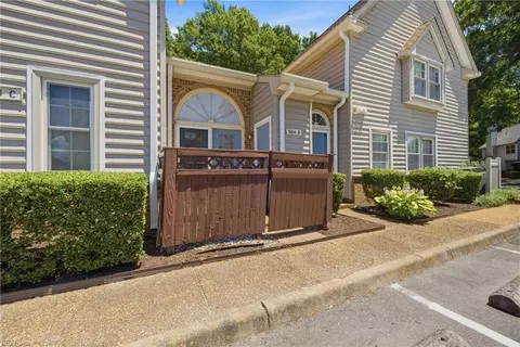 964 Saint Andrews Rch Reach #B, Chesapeake, VA 23320