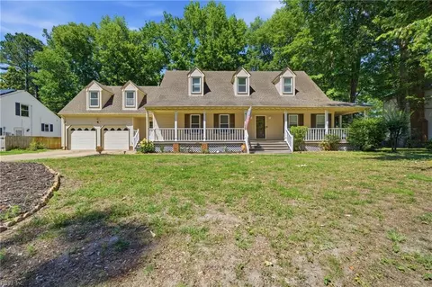 1113 Crystalwood Cir, Chesapeake, VA 23320