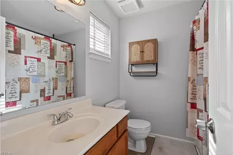 Bath - 15 Tripp Ter, Hampton, VA 23666 photo 3 of 4
