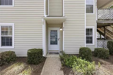 304 Thalia Station Ct, Virginia Beach, VA 23452