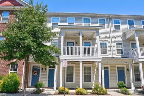 239 Breccia Ln, Virginia Beach, VA 23462