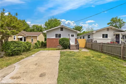 Exterior - 726 Hemlock Ave, Hampton, VA 23661 photo 2 of 6
