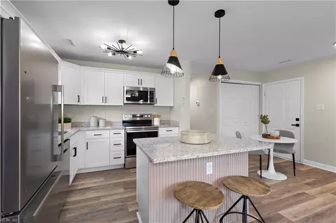 Kitchen - 726 Hemlock Ave, Hampton, VA 23661 photo 2 of 2