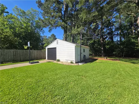 Exterior - 9305 Eclipse Dr, Suffolk, VA 23433 photo 11 of 15