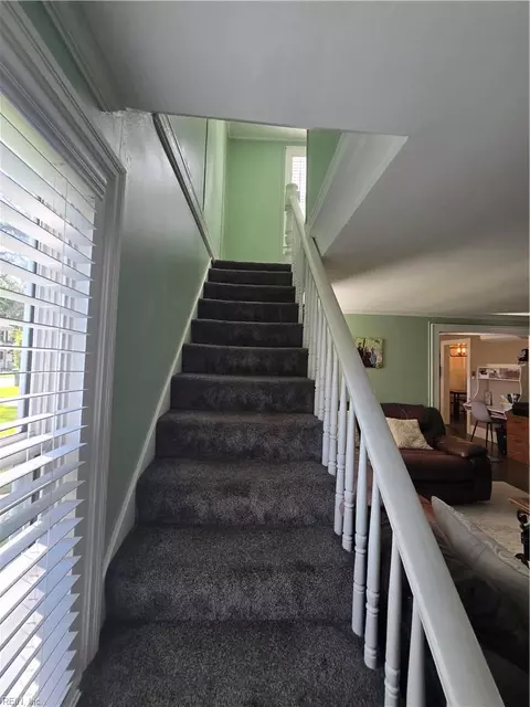 Entry Way - 9305 Eclipse Dr, Suffolk, VA 23433 photo 6 of 9