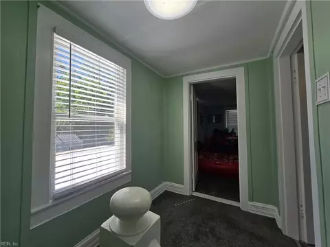 Entry Way - 9305 Eclipse Dr, Suffolk, VA 23433 photo 7 of 9