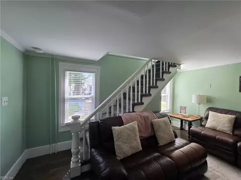 Entry Way - 9305 Eclipse Dr, Suffolk, VA 23433 photo 5 of 9