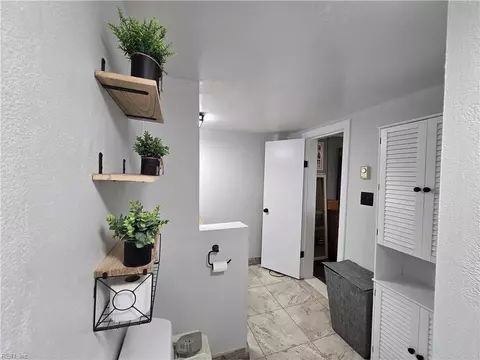 Entry Way - 9305 Eclipse Dr, Suffolk, VA 23433 photo 4 of 9