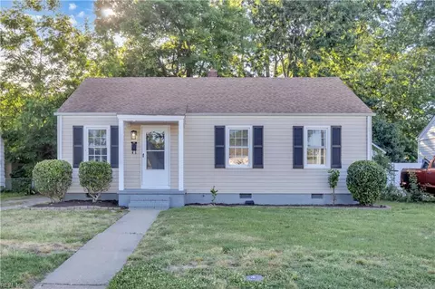 45 Cherry Acres Dr, Hampton, VA 23669