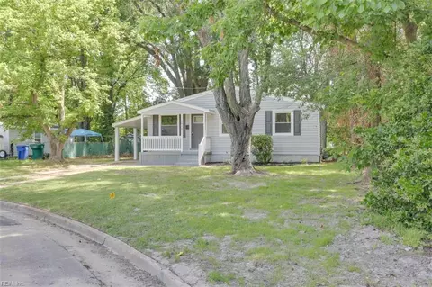 1014 E Russell Ct, Newport News, VA 23605