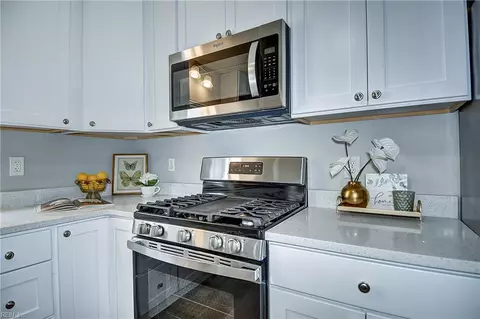 Kitchen - 228 Libby St, Hampton, VA 23663 photo 3 of 5