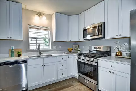 Kitchen - 228 Libby St, Hampton, VA 23663 photo 2 of 5