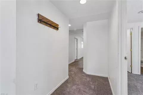 Entry Way - 1007 Quash St, Hampton, VA 23669 photo 2 of 3