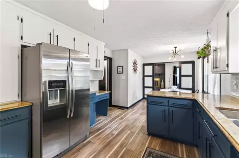 Kitchen - 206 Admiral Ct, Hampton, VA 23669 photo 2 of 4