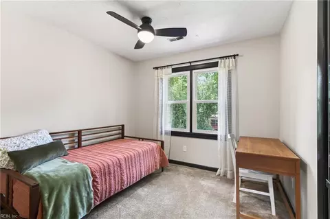 Bedroom - 206 Admiral Ct, Hampton, VA 23669 photo 6 of 9