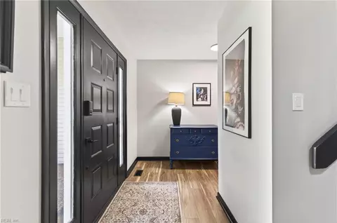 Entry Way - 206 Admiral Ct, Hampton, VA 23669 photo 1 of 7