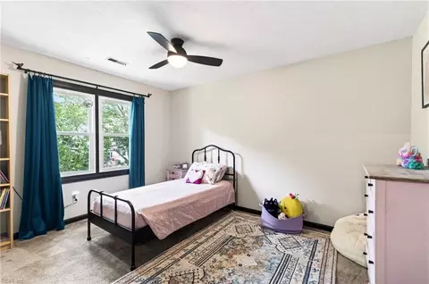 Bedroom - 206 Admiral Ct, Hampton, VA 23669 photo 4 of 9